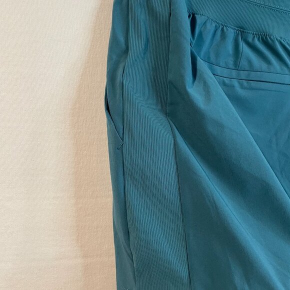 ATHLETA Brooklyn Bermuda Hiking Shorts Zip Pockets Size 20 New Without Tags - Picture 9 of 13